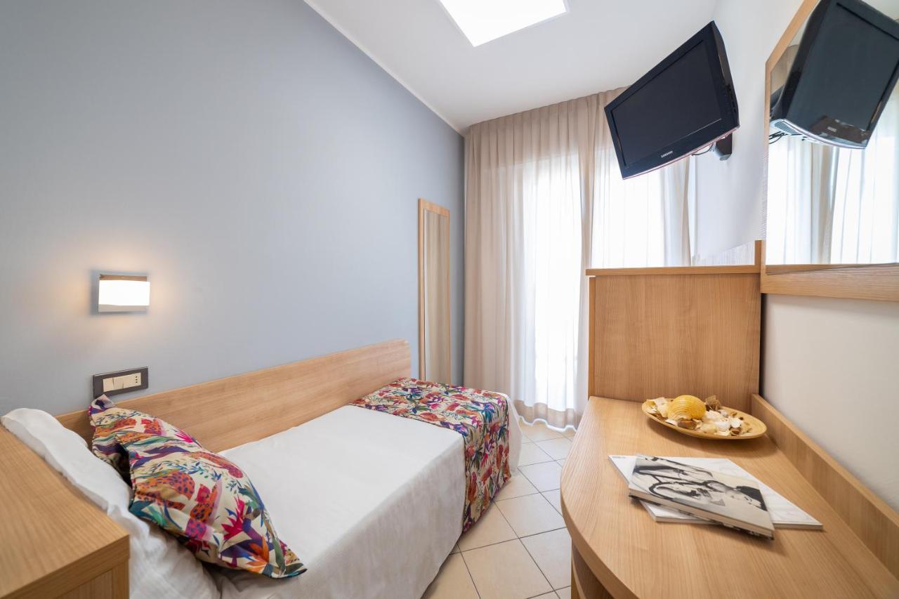 Hotel Amalfi - Smart Hotel Riccione Exterior photo